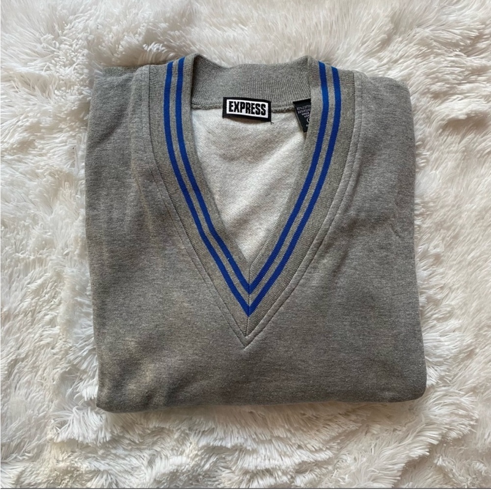 VINTAGE 80s V-Neck Fleece